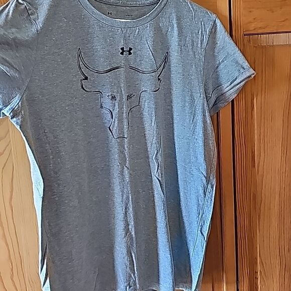 Under Armour Tee - Picture 1 of 3